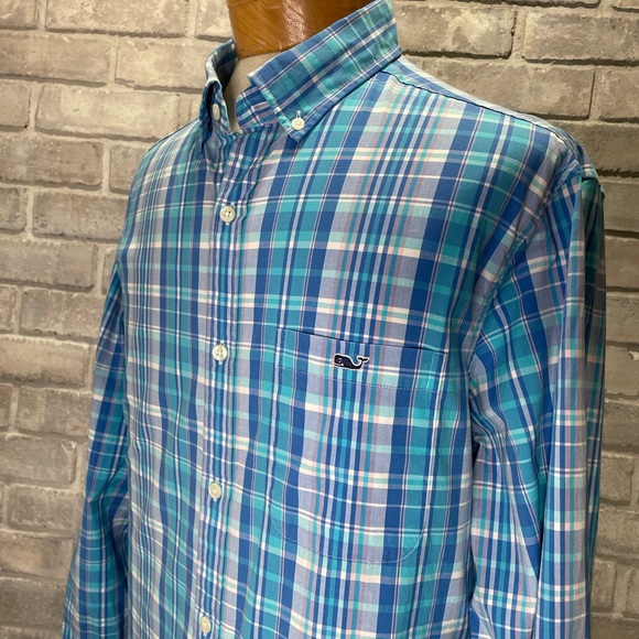 Vineyard Vines - Classic Fit Tucker Shirt - Size Large - Picture 4 of 6
